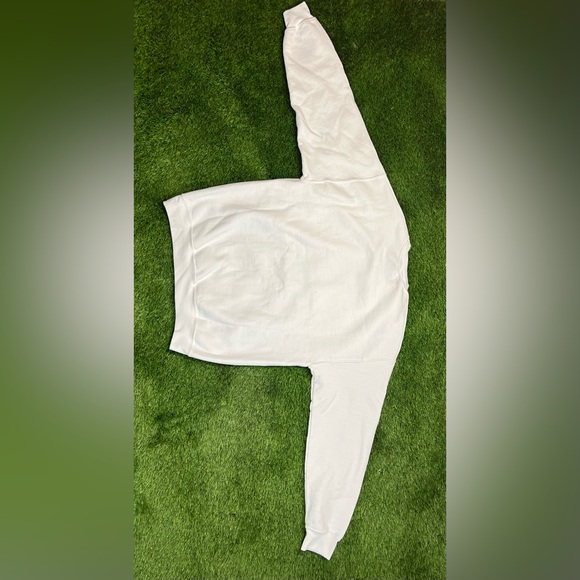 KAO Sweater - Picture 2 of 5